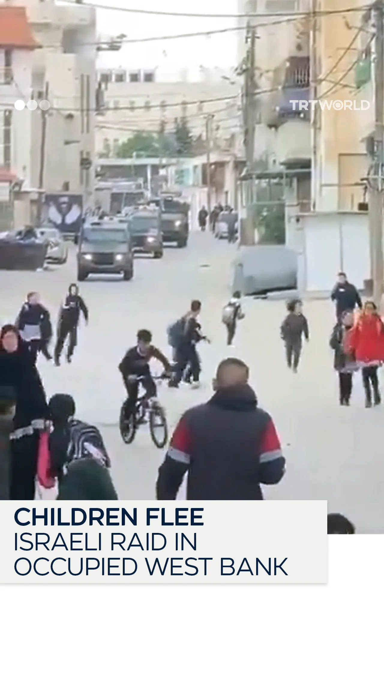Palestinian children flee as Israeli vehicles storm Al-Fawwar refugee camp